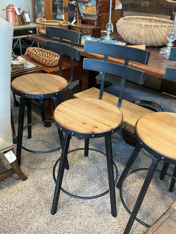 Black Metal / Wood Seat Swivel Barstools Set of 4
