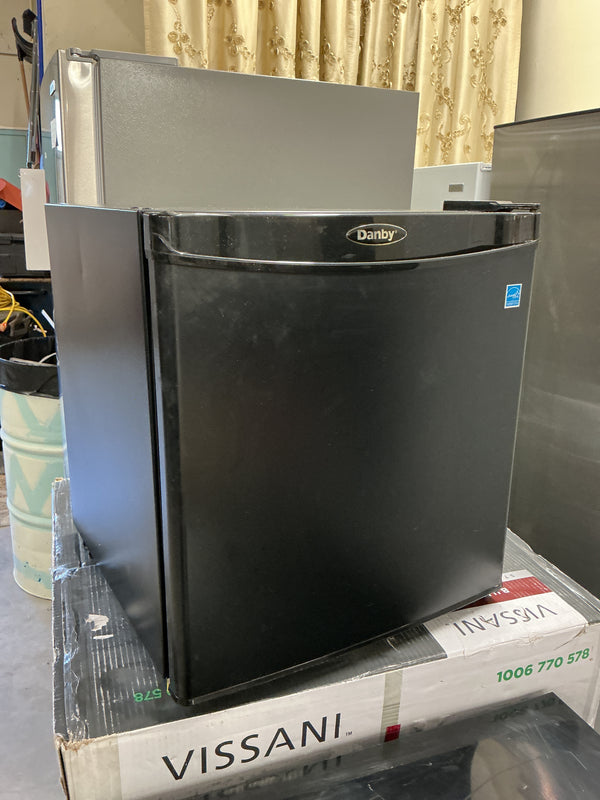 Danby 1.7 cu ft compact fridge-used