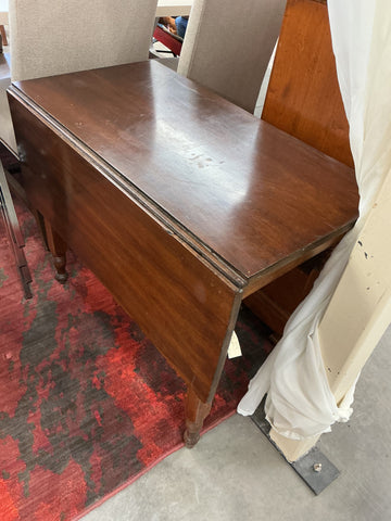 Drop leaf Table