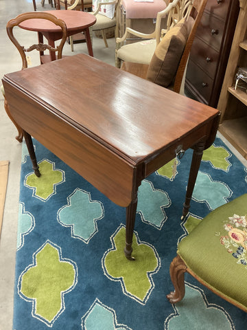 Drop leaf table with 2 drawers