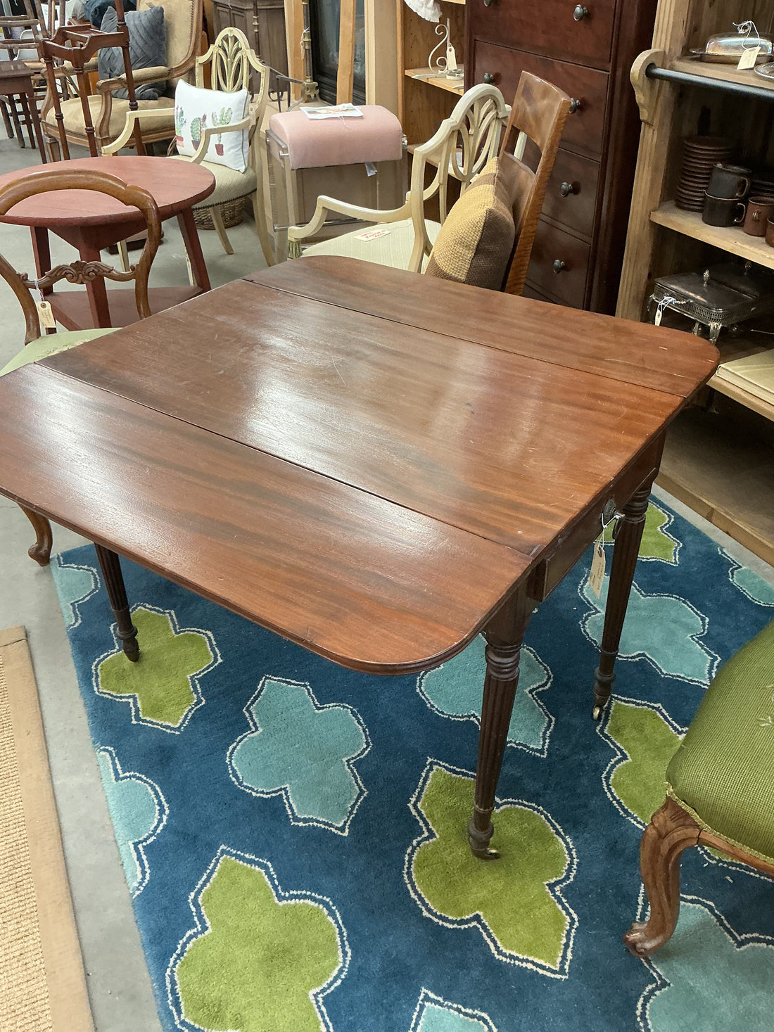 Drop leaf table with 2 drawers