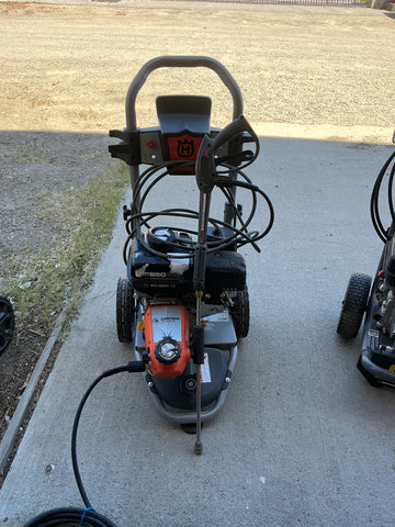 Husqvarna PW3200 Gas Powered 2.7 Pressure Washer