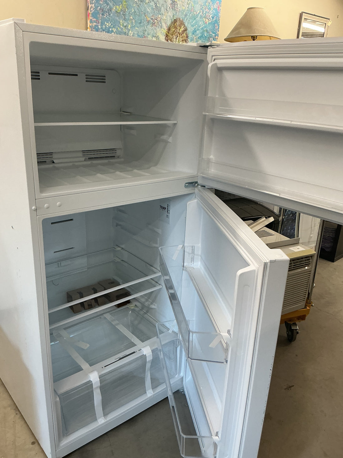 Vissani 14.2 cu. ft. Top Freezer Refrigerator MDTF14WH5 60.63"H x 27.56"W x 28.78"D