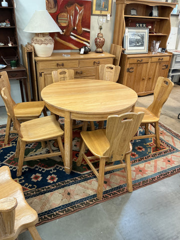 Brandt Ranch Oak Round Ext Table with 6 Chairs  & 3 Leafs