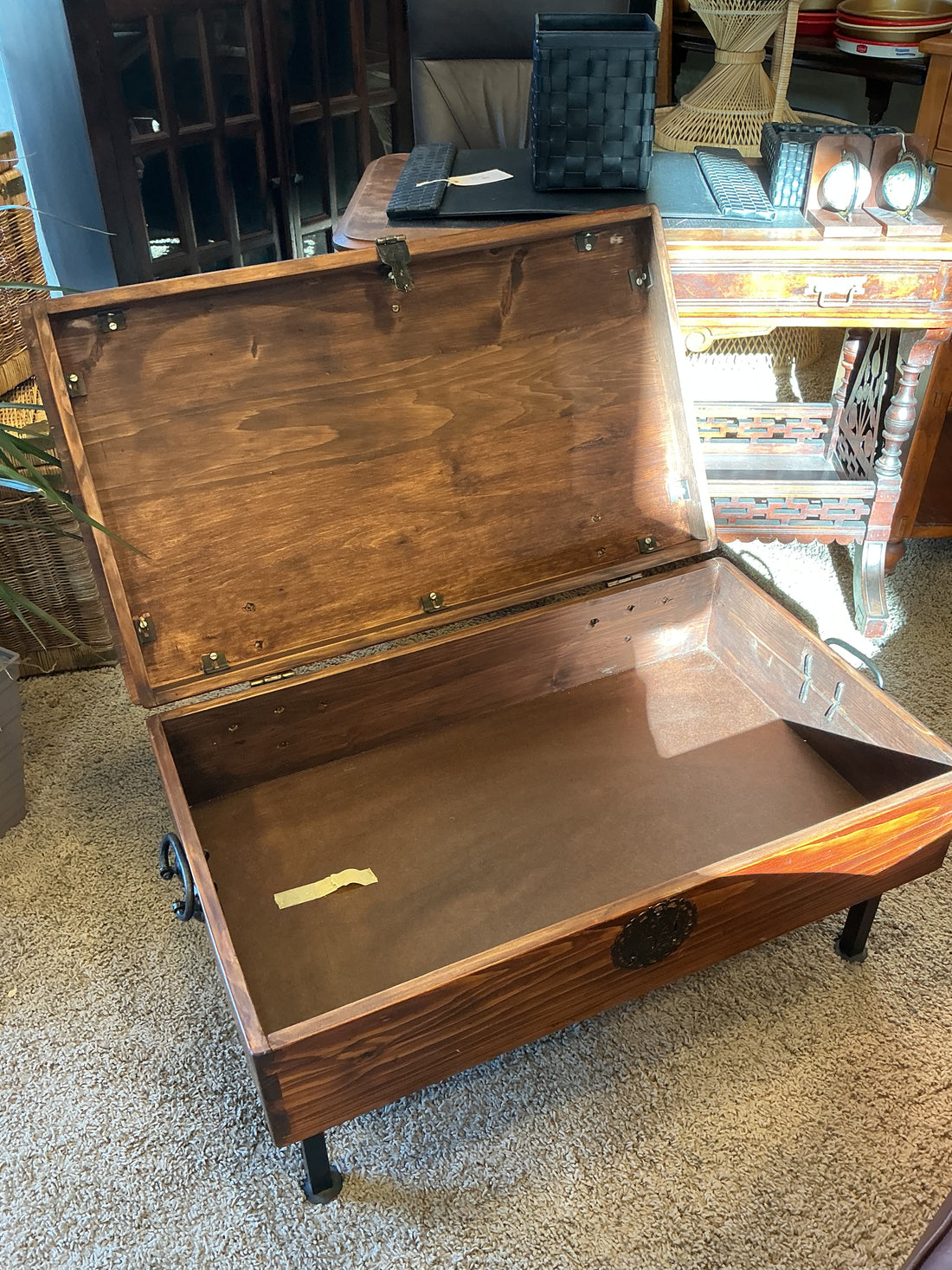 Coffee Table with Locking Lid on Stand 37"L x 18.25"H x 21.25"D