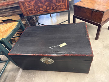 Black lacquered trunk