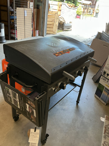 Blackstone 36” Griddle with Hood and Front Shelf DENTED