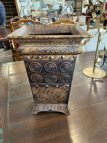 Pot w/ Stones