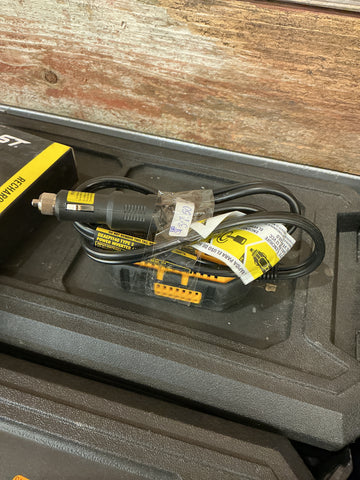 Dewalt 140 watt portable power inverter for car w/usb DXAEPI140