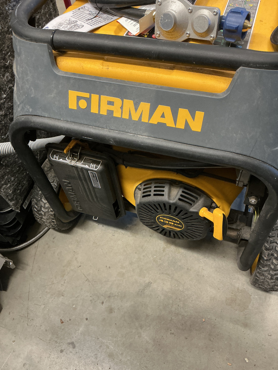 Firman H07553 Dual Fuel Portable Generator 8400W/7500W Gas 8450W/6750W Propane