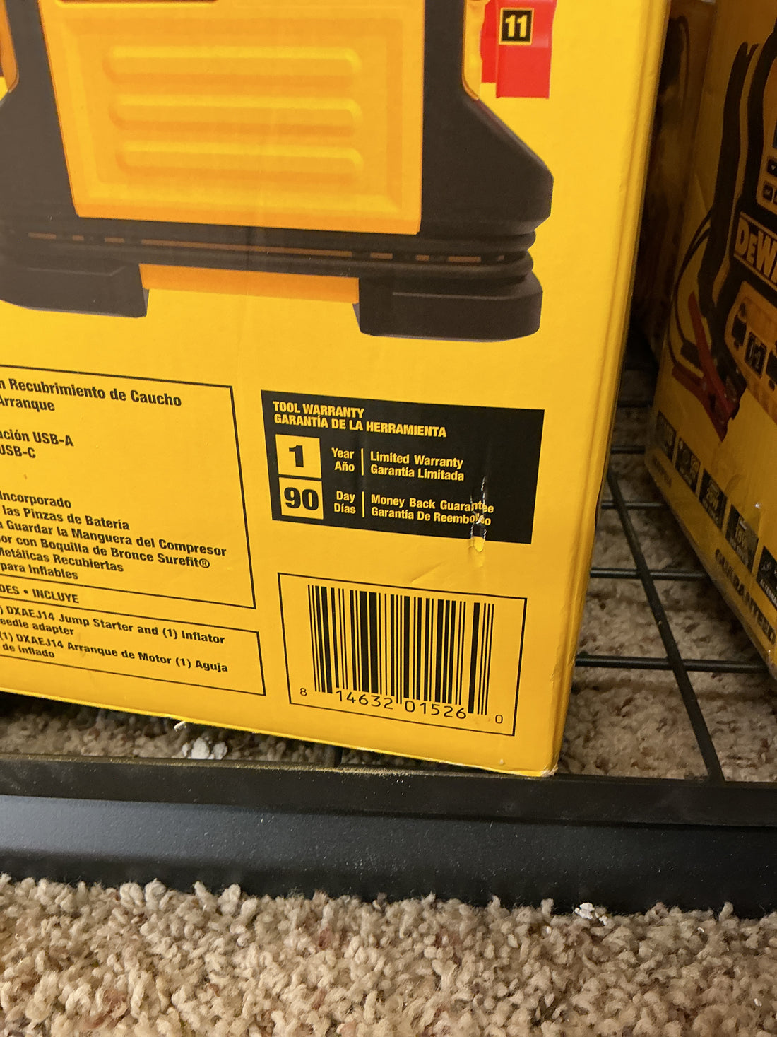 Dewalt 1600 amp portable jump starter with digital inflator DXAEJ14