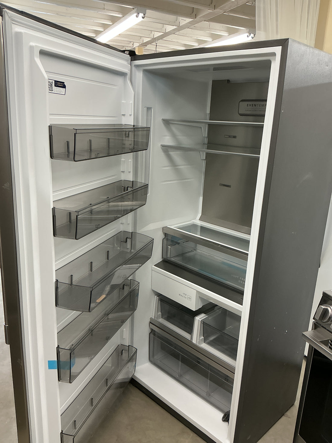 Fridgidaire 19 cu ft Single Door Upright Freezer FPFU19F8WF , 32 7/8”Wx27”Dx72”H