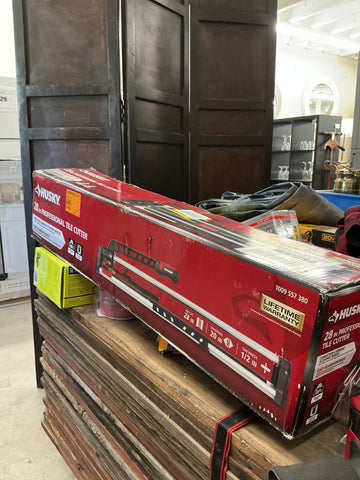 Husky 28” Professional Tile Cutter 1009-557-380