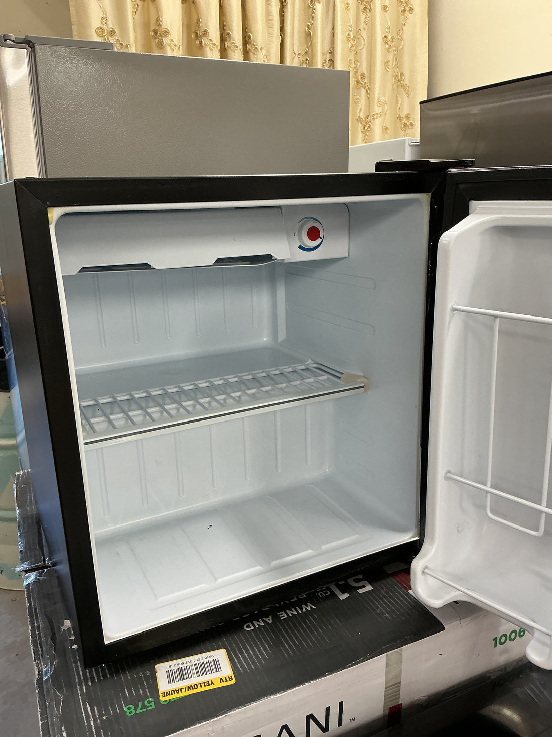 Danby 1.7 cu ft compact fridge-used