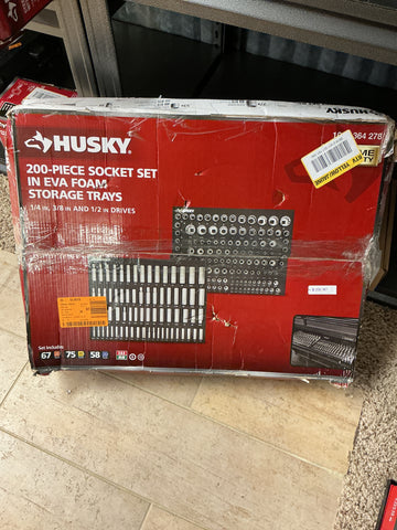 Husky 200 pc socket set