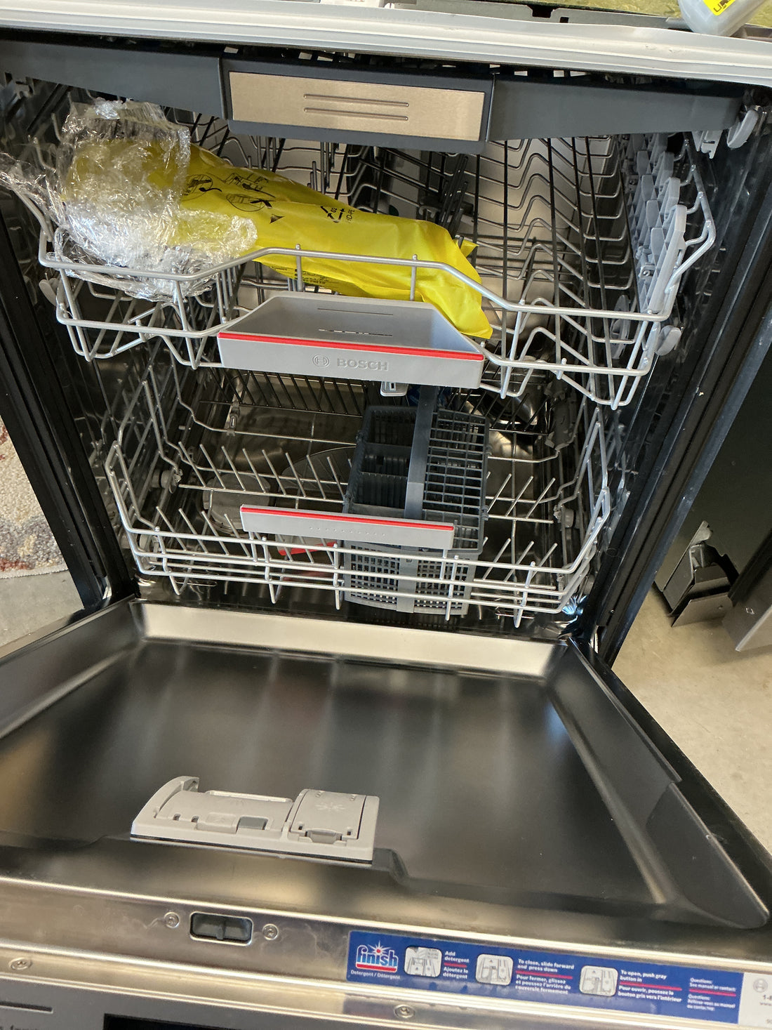 Bosch 800 Series 24” Dishwasher SHX78CC5UC/63