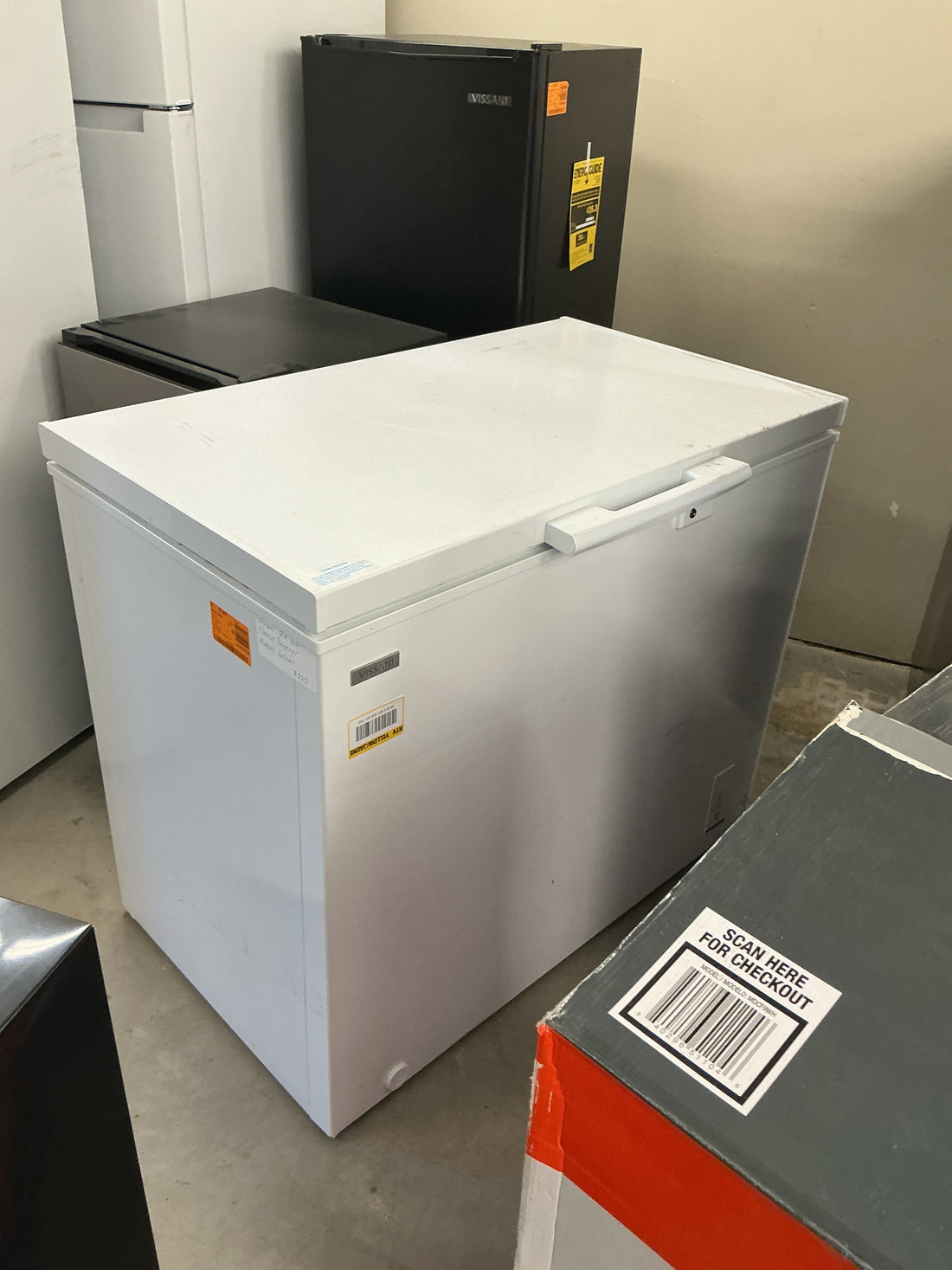 Vissani 8.8 smart chest freezer  , 8.8 cu ft