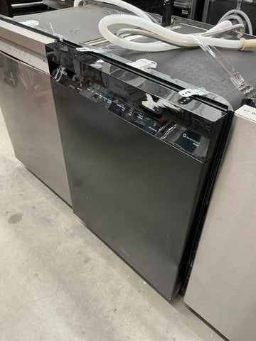 Bosch 100 Series 24” Front Control Dishwasher SHE41CM6N/39