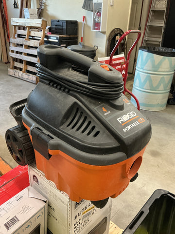 Ridgid 4 gal vac WD4070 USED