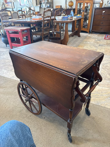 Wagon wheel rolling cart