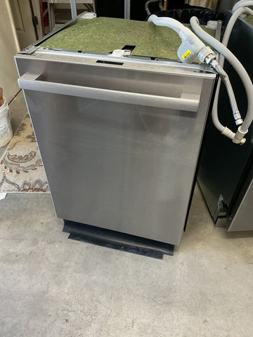 Bosch 800 Series 24” Dishwasher SHX78CC5UC/63